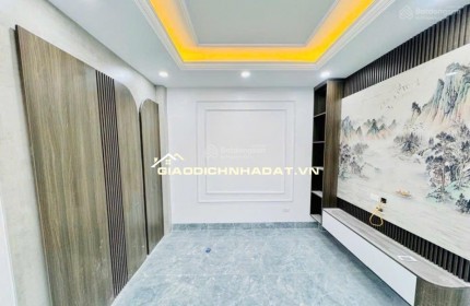 Bán nhà ngõ Bảo Tháp, Nghĩa Đô, Cầu Giấy. 45m2, 4 tầng, 2PN, 2WC. Sổ đỏ chính chủ, giá 11.8 tỷ. LH 0975852161
